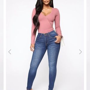 Mrdium rise skinny jeans dark wash size 0